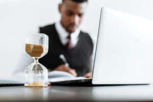 freelancing vs 9 to 5 jobs